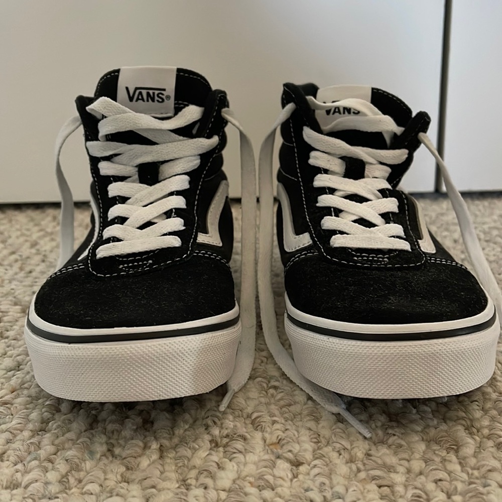 Never worn High top Vans